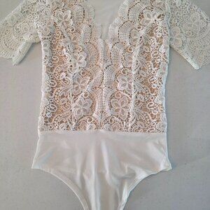 Windsor Brand Ivory color very good conditions Size XS    T537